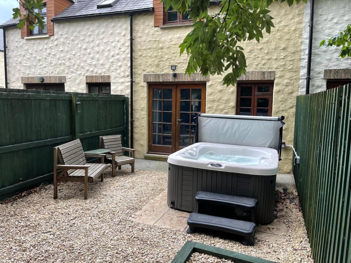 Cottage With Hot Tub In Pembrokeshire Гейверфордвест Екстер'єр фото